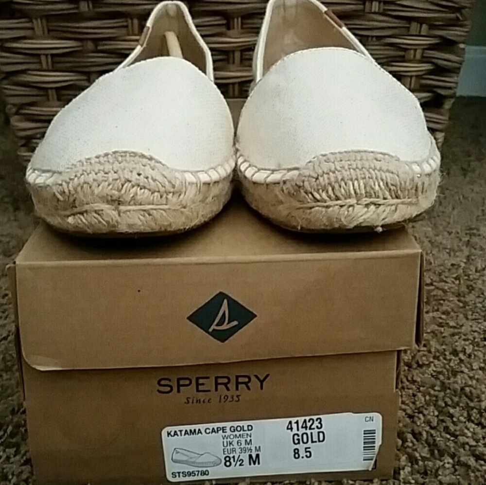 New Sperry flats